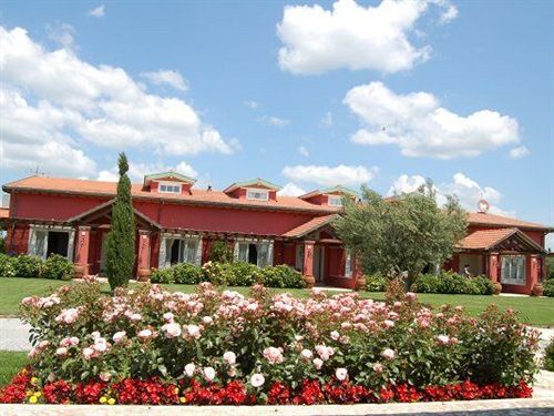 La Pecora Ladra Appartamenti — 4-Star Luxury Hotel in Montalto Di Castro, Italy