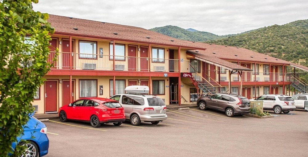 Ashland Valley Inn - photo 19