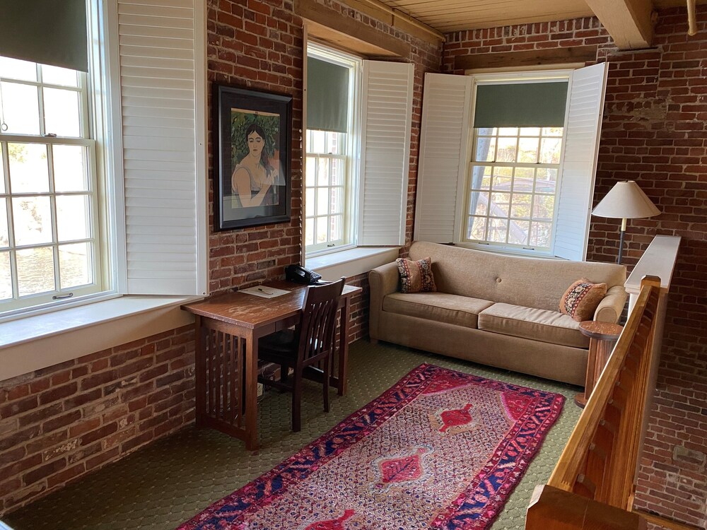 The Common Man Inn & Restaurant - photo 52
