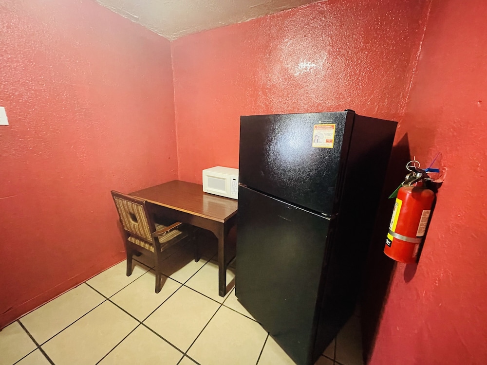 Royal Palms Motel & RV Park - photo 11