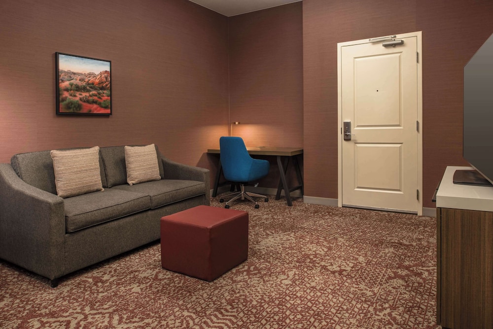 Hilton Garden Inn Fontana - photo 15
