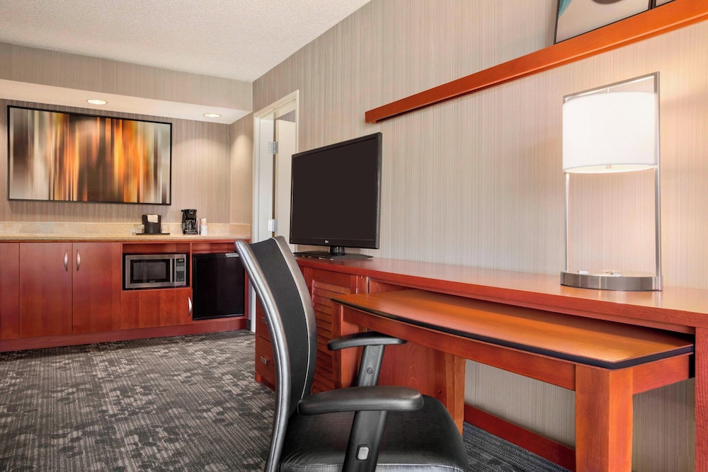 Courtyard by Marriott Springfield - photo 13