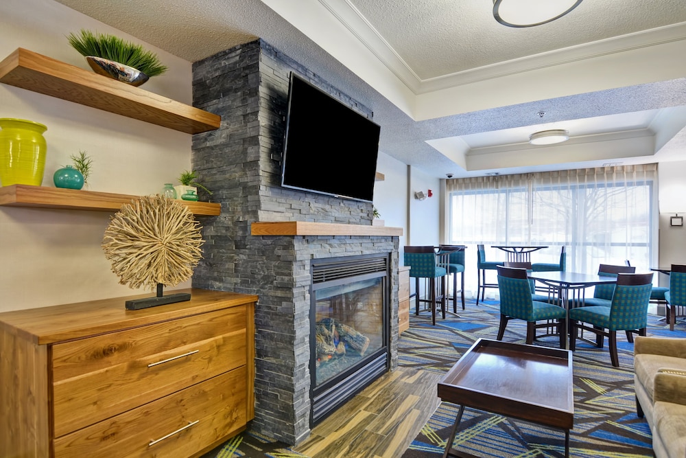 Holiday Inn Express & Suites New Berlin by IHG - photo 50