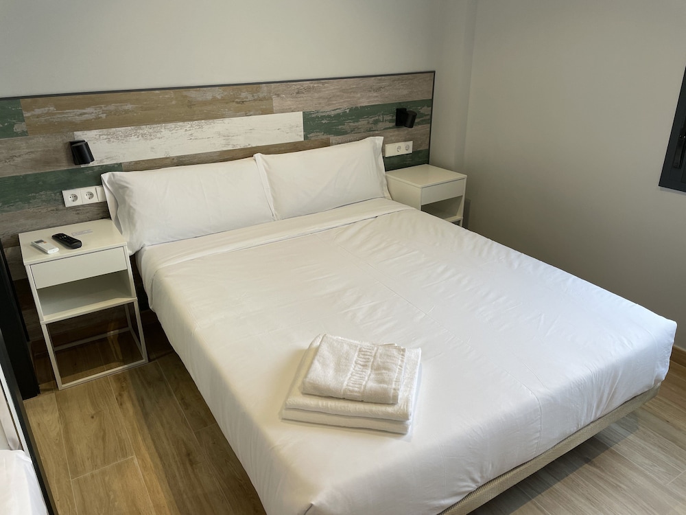 Hey Rooms — Cerdanyola Del Valles — photo 5