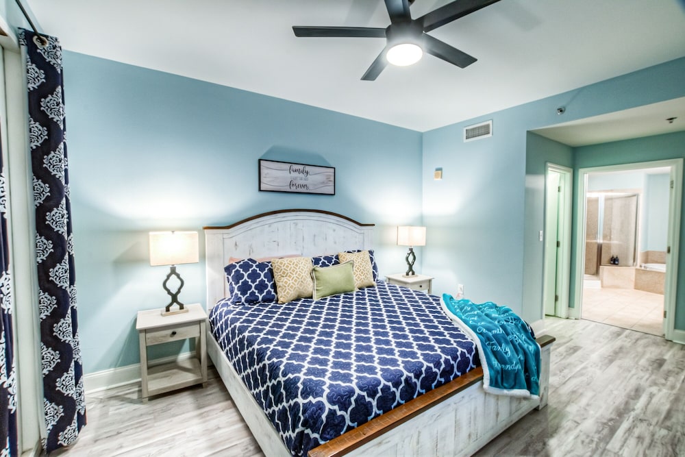 Laketown Wharf Resort by Aneliya's Rentals - photo 132