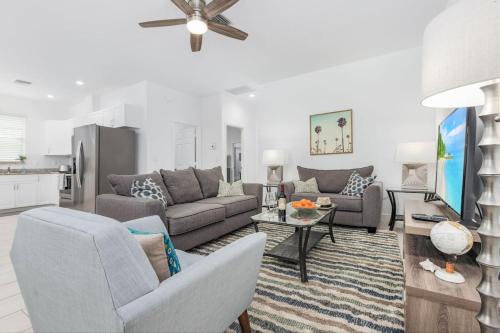 Seas the Day Beach Wine Dine Relax. And repeat in Naples, United States