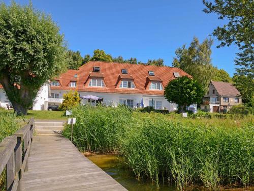 Fährhaus Sellin Ferienwohnung 18 — 4-Star Luxury Hotel in Ostseebad Sellin, Germany