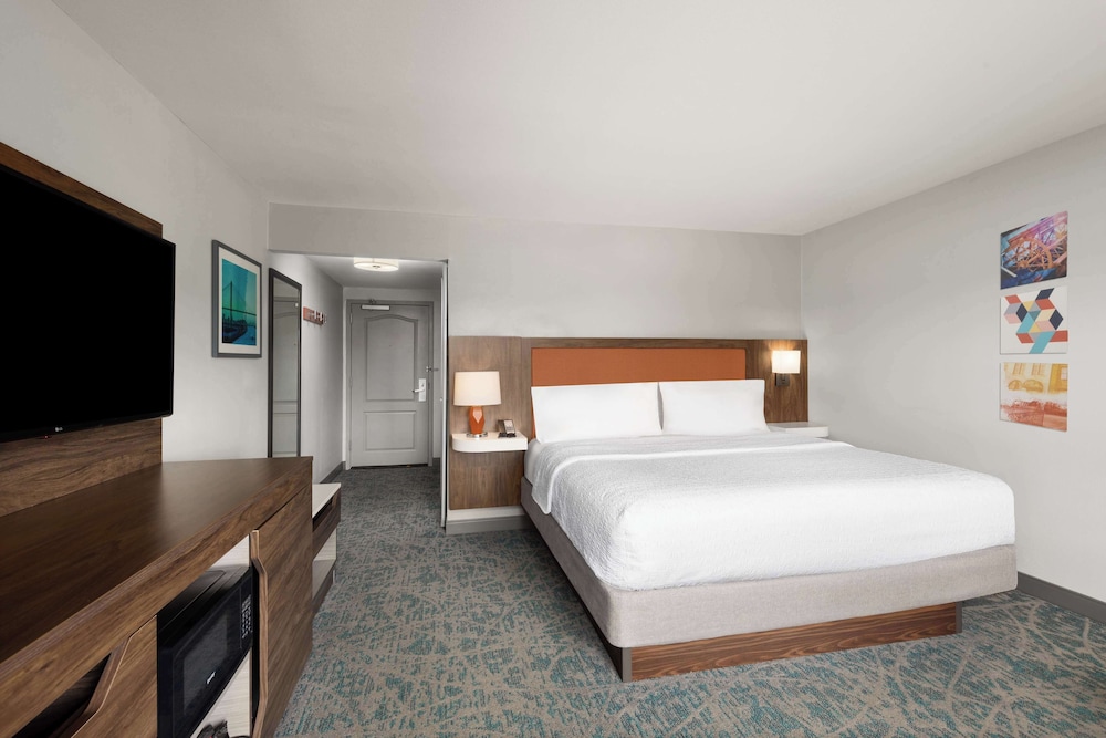 Hampton Inn & Suites Savannah Airport - photo 16