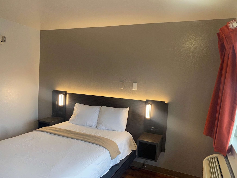 Motel 6 Gulfport - photo 9