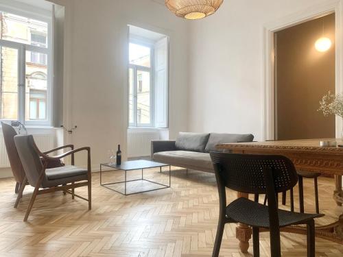 M1 Apartment