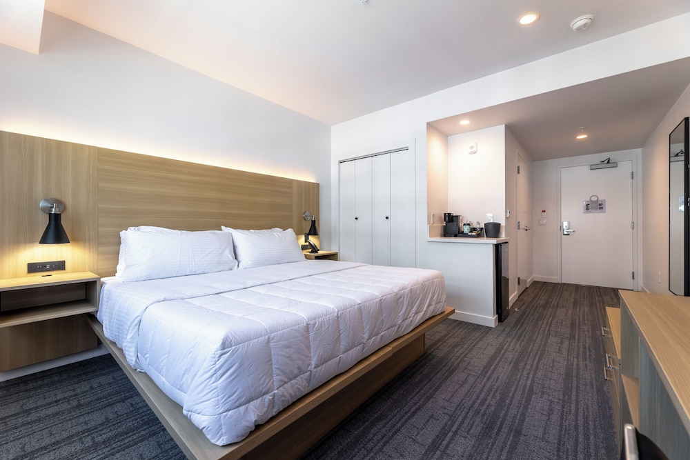 Hotel Mai Downtown Long Beach - photo 18