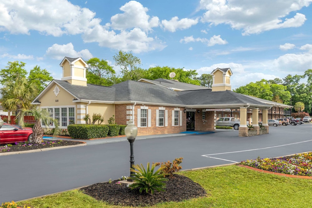 Quality Inn Suites — Lexington