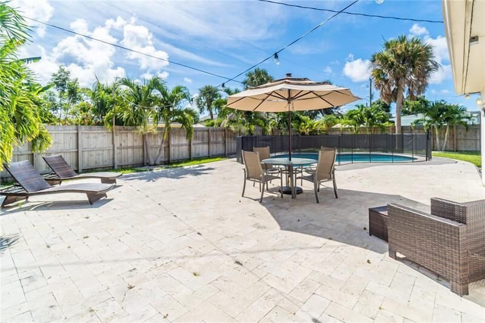 Home wpool by PMI unit DFS — 4-Star Luxury Hotel in Deerfield Beach, United States
