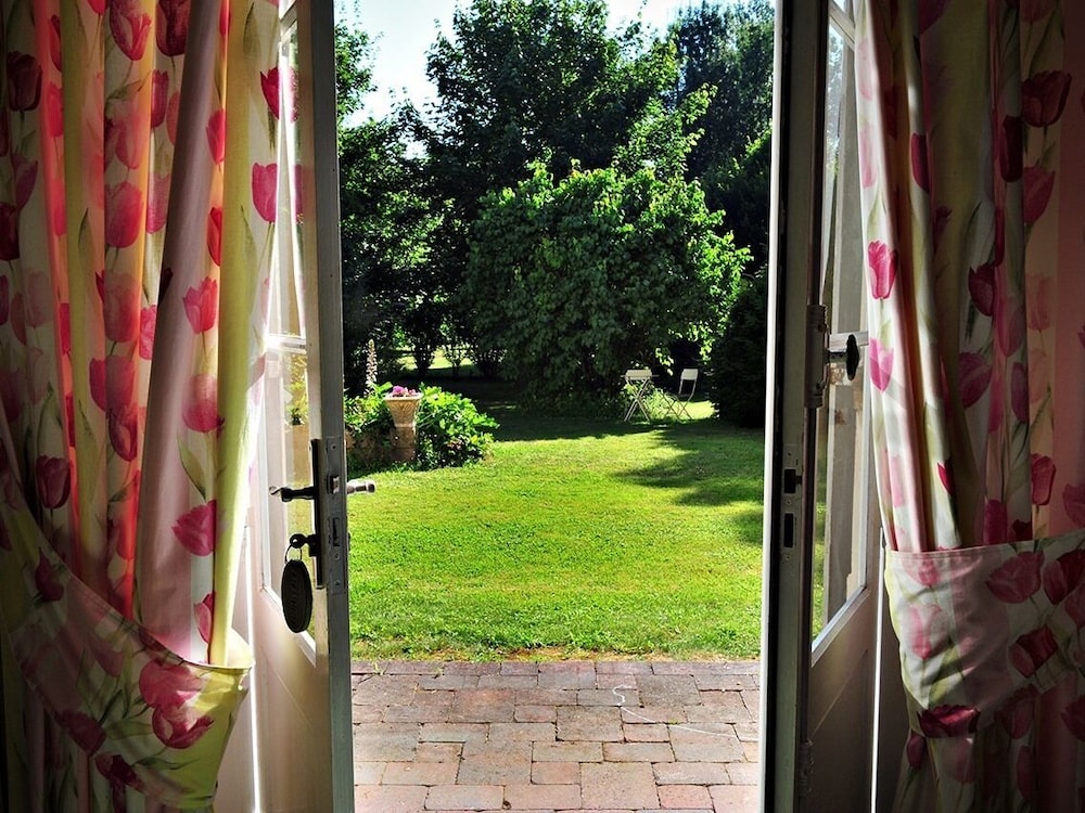 Petit Garros - carbon neutral hotel in Fronsac