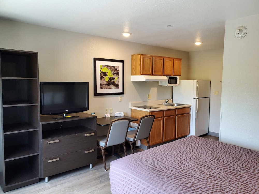 WoodSpring Suites Lebanon - photo 10