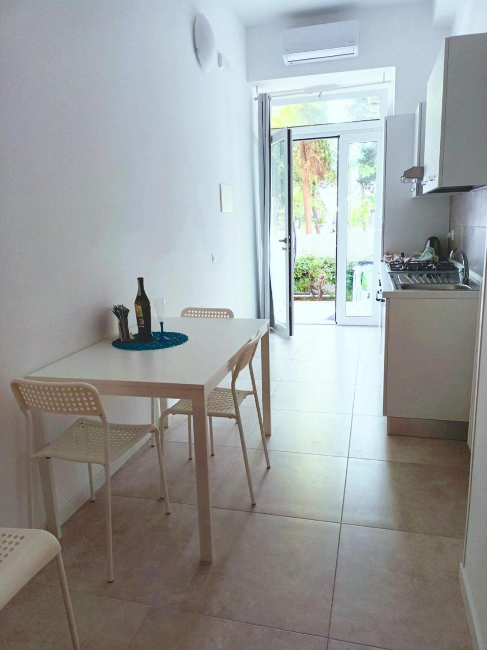 B&B Lido Apartament 10A — 4-Star Luxury Hotel in Civitanova Marche, Italy