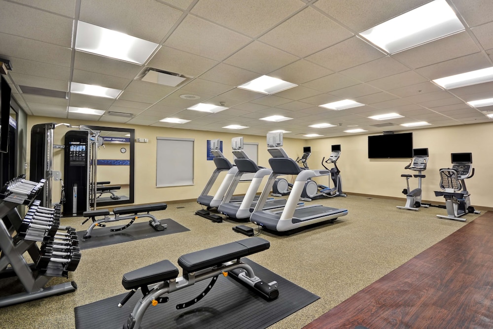 Hampton Inn & Suites Detroit Warren - photo 28