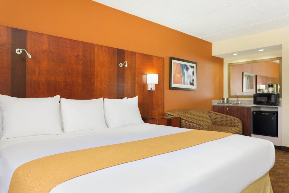 Radisson Hotel Akron Fairlawn - photo 7