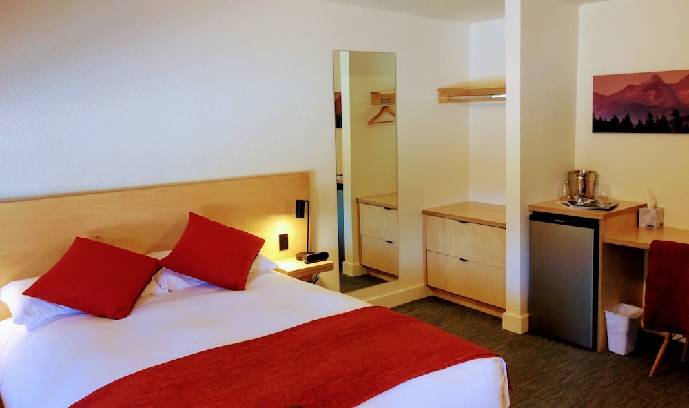 Heliotrope Hotel - photo 11