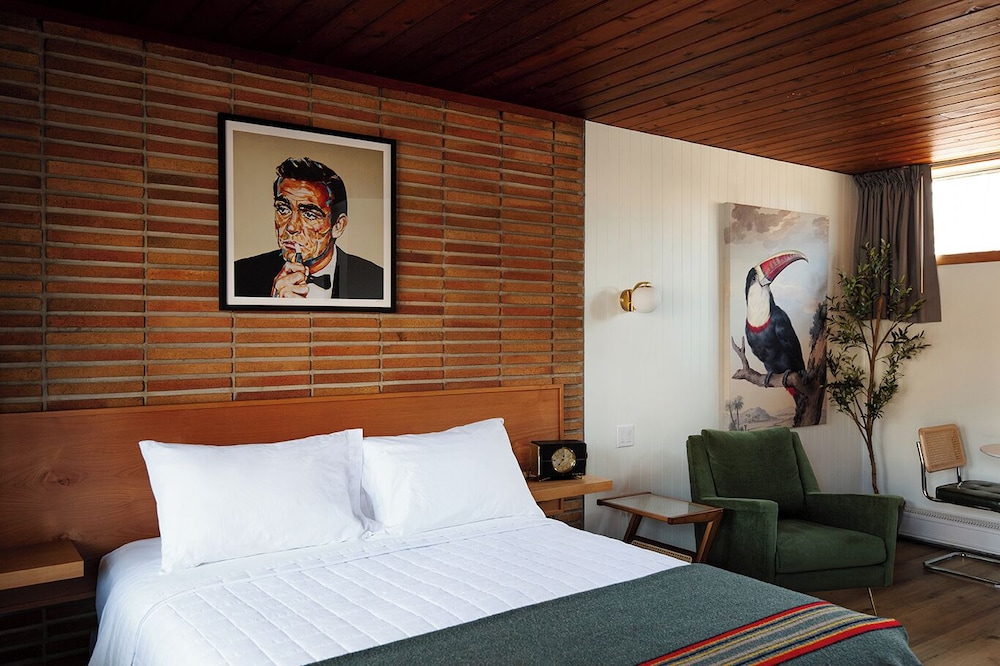 The Sierra Motel - photo 22