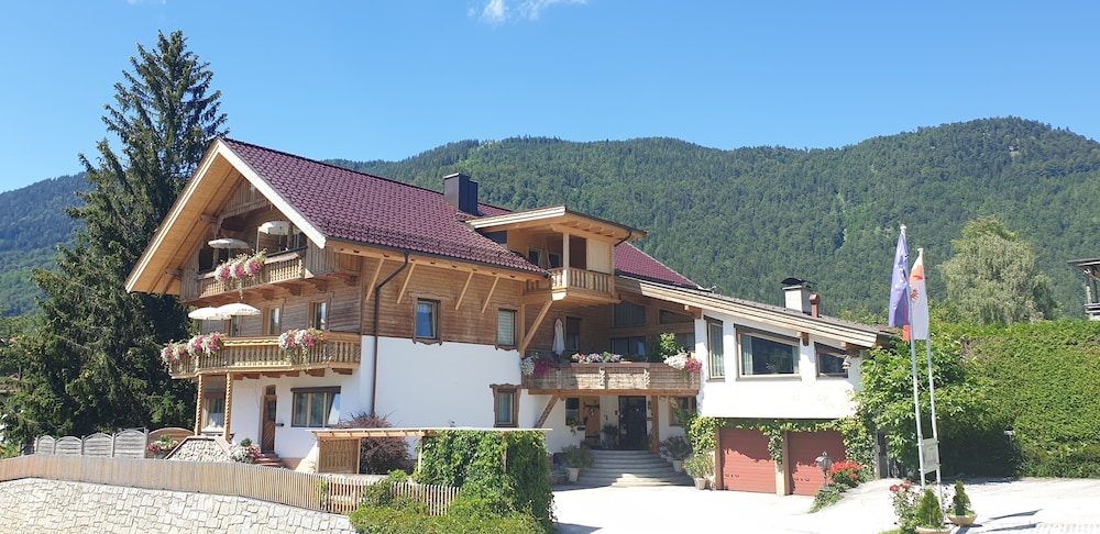 Aparthotel Buchauer Tirol — hotel in Thiersee