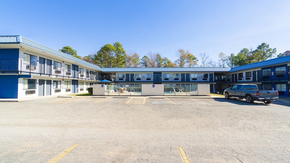Xpress Inn & Extended Stays - photo 30