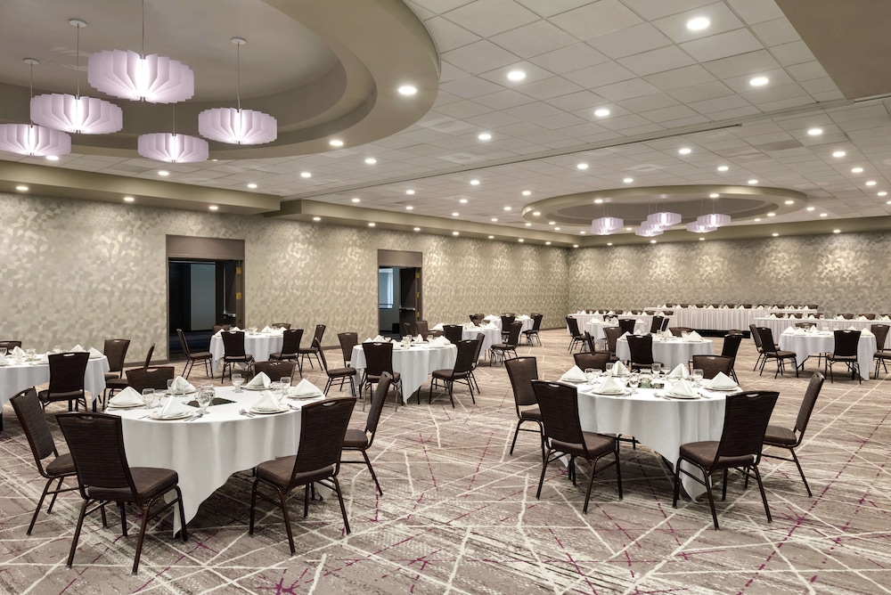 DoubleTree by Hilton St. Paul East - photo 34