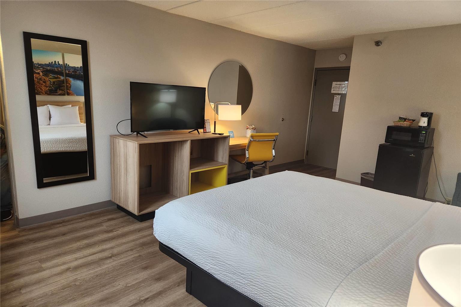 Days Hotel by Wyndham University Ave SE - photo 23