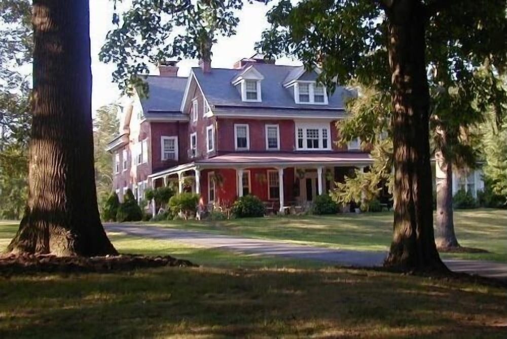 Cameron Estate Inn & Restaurant - photo 99