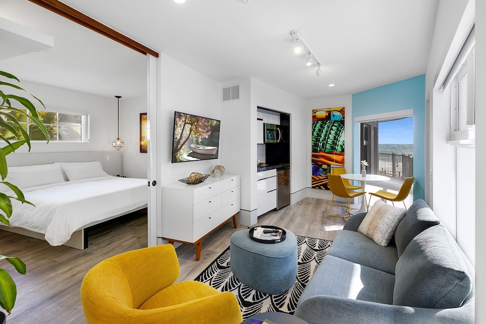 Ocean Treasure Beachside Suites - photo 28