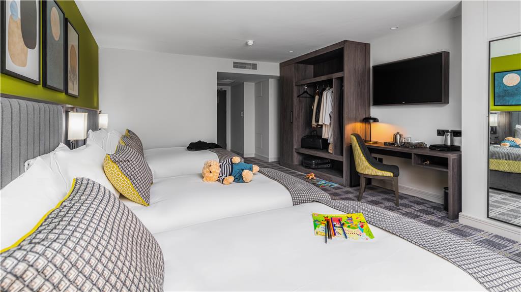 Plaza Hotel Tallaght — 4-Star Luxury Hotel in Tallaght, Republic of Ireland
