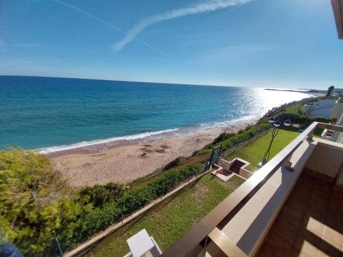 Playa Primera Linea Costa Dorada — hotel in Coma-Ruga