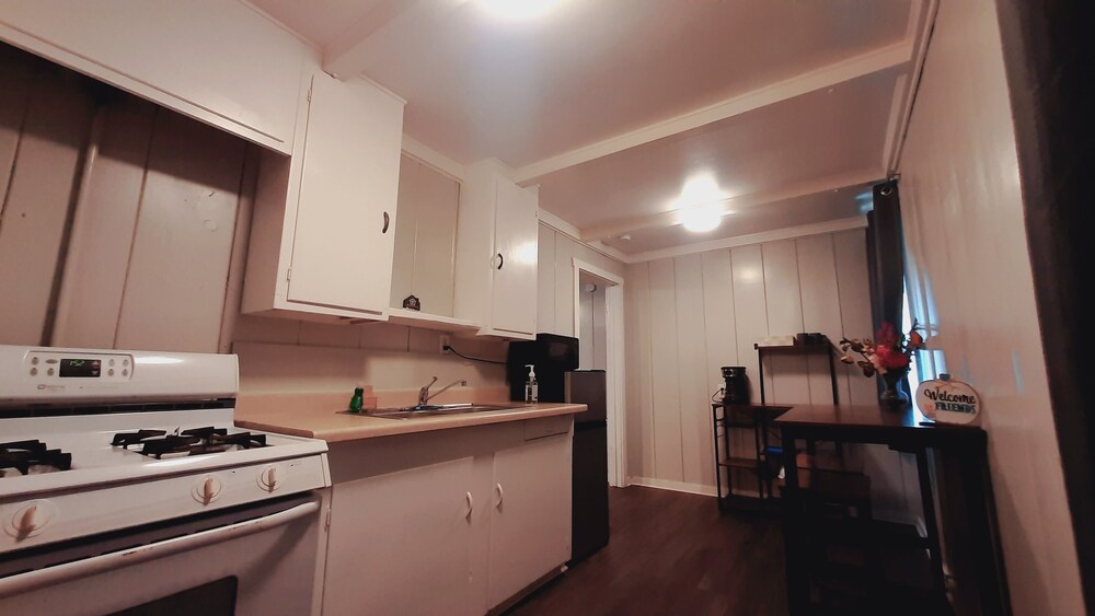 Sherwood Arms Motel - photo 26