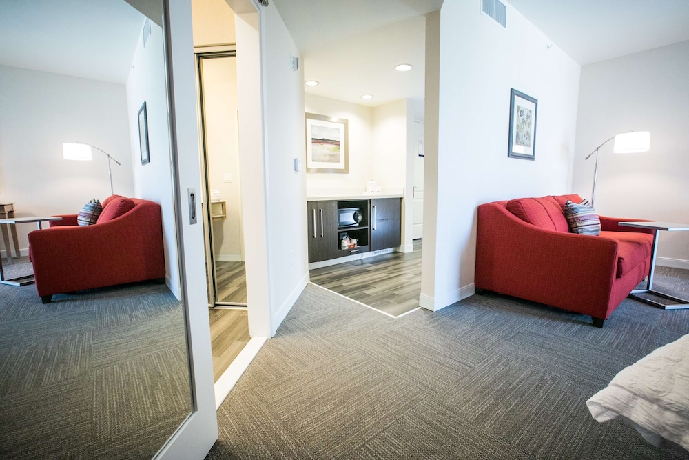 Hampton Inn & Suites Tempe Phoenix Airport AZ - photo 26