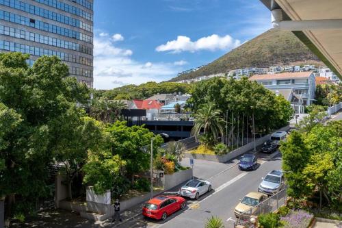 Three Anchor Bay 2BR Near Beach Cafes & Promenade