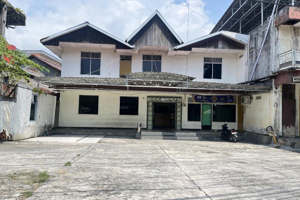 Hotel O Aglo Homestay NearYani Heahlerr — hotel in Marabahan