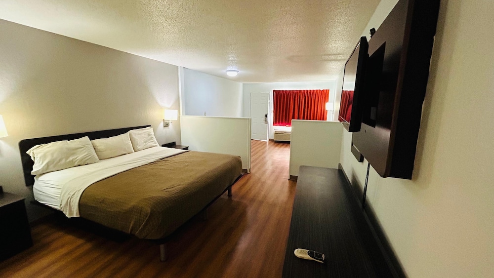 Super 7 Inn Tupelo - photo 20