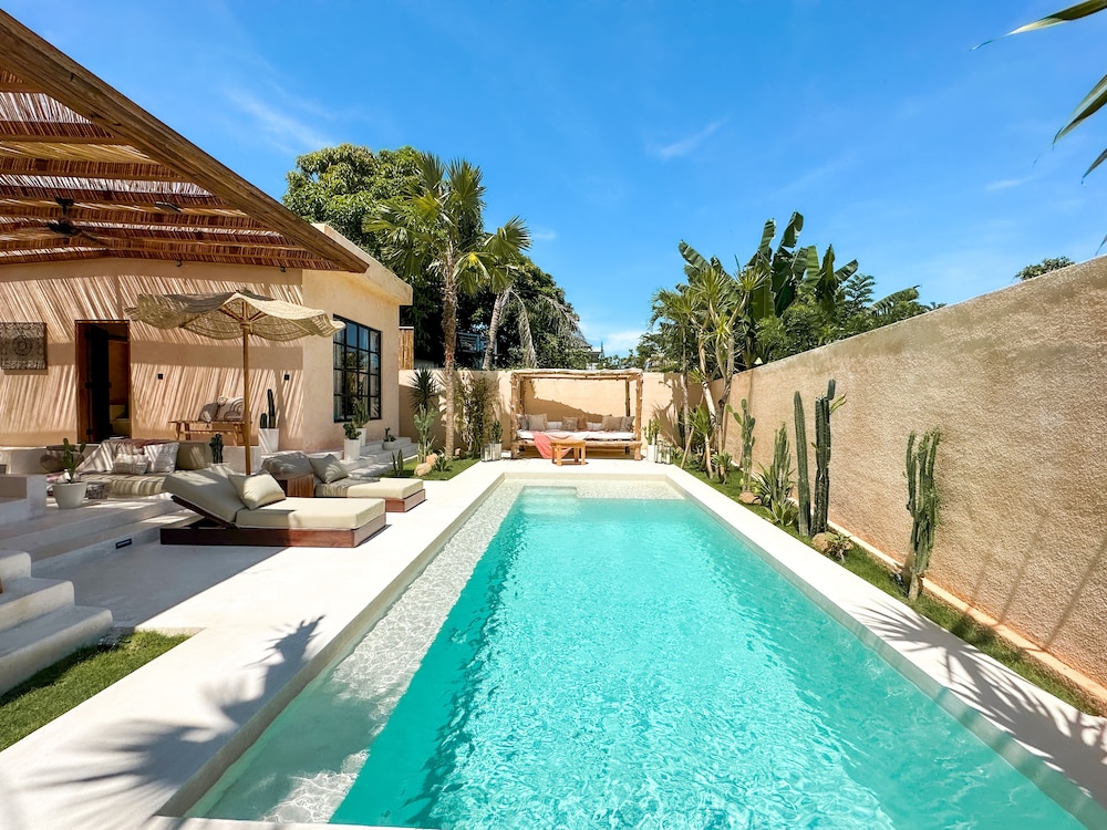 Villa Mahuwa — 4-Star Luxury Hotel in Canggu, Indonesia