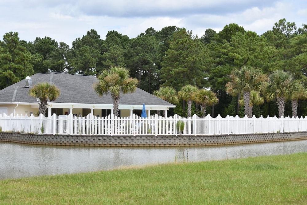 Golf Resort Villa 509 within Walking Distance to Food and the Pool by RedAwning - photo 37
