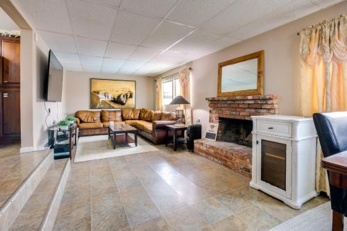 Pet Friendly Las Vegas Home Shared Pool and Hot Tub