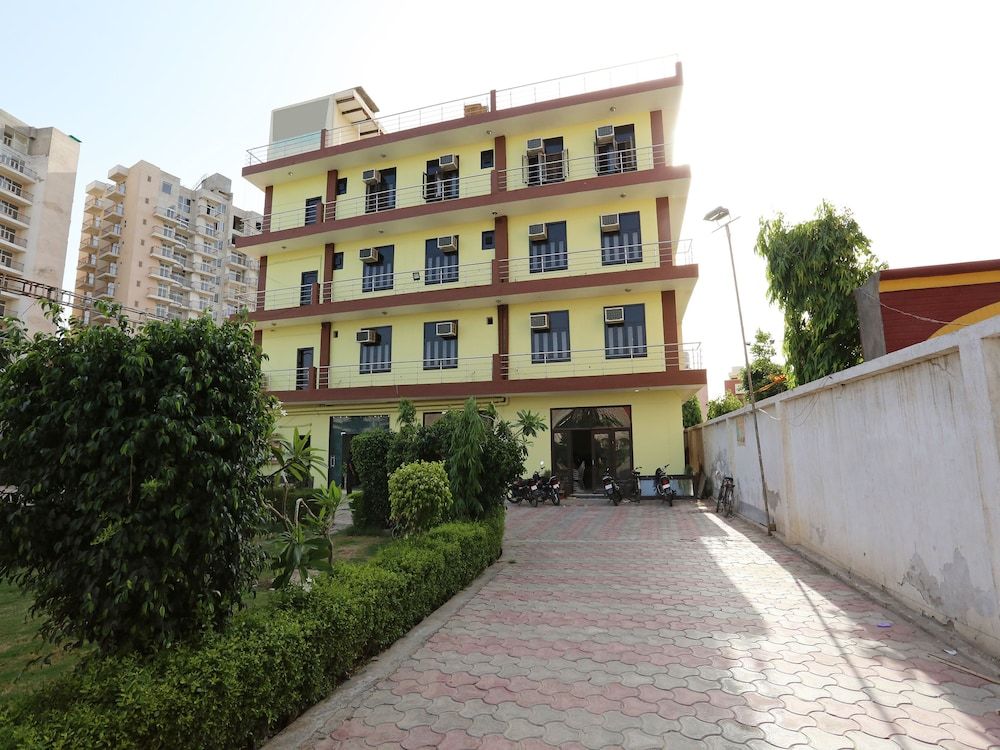 Hotel O Shree Radha Resort in Mathura, India