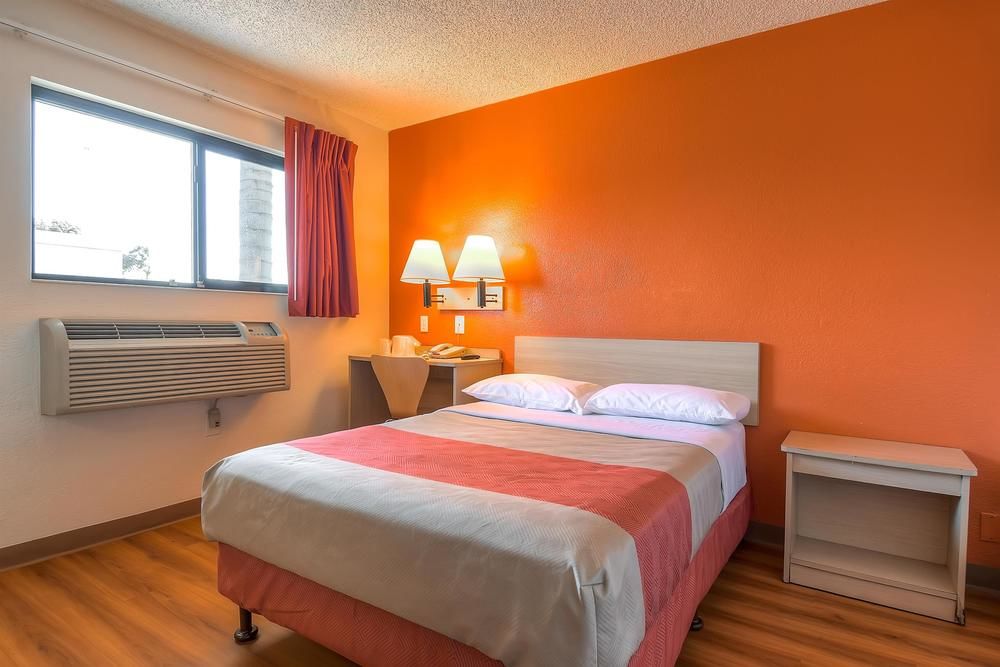 Motel 6 Los Angeles Harbor City - photo 8