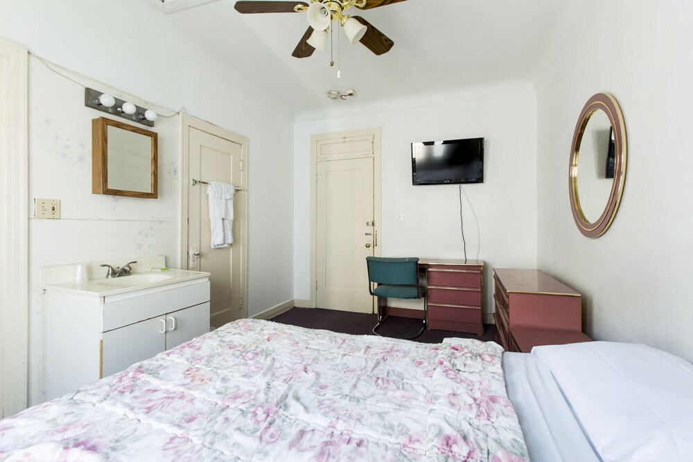 Hotel Del Flores - photo 29