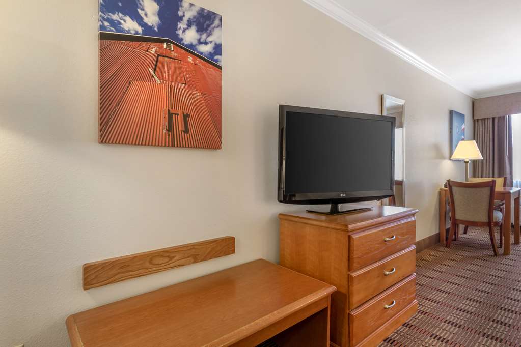 Best Western Club House Inn & Suites - photo 38