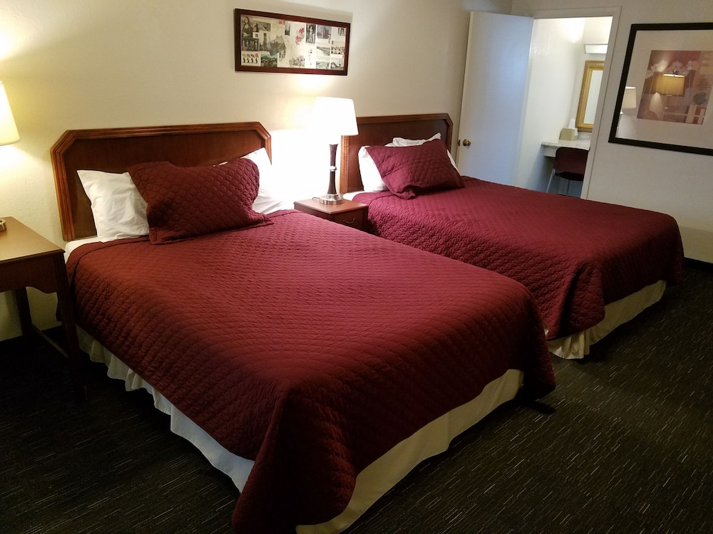 West Plains Motel - photo 36