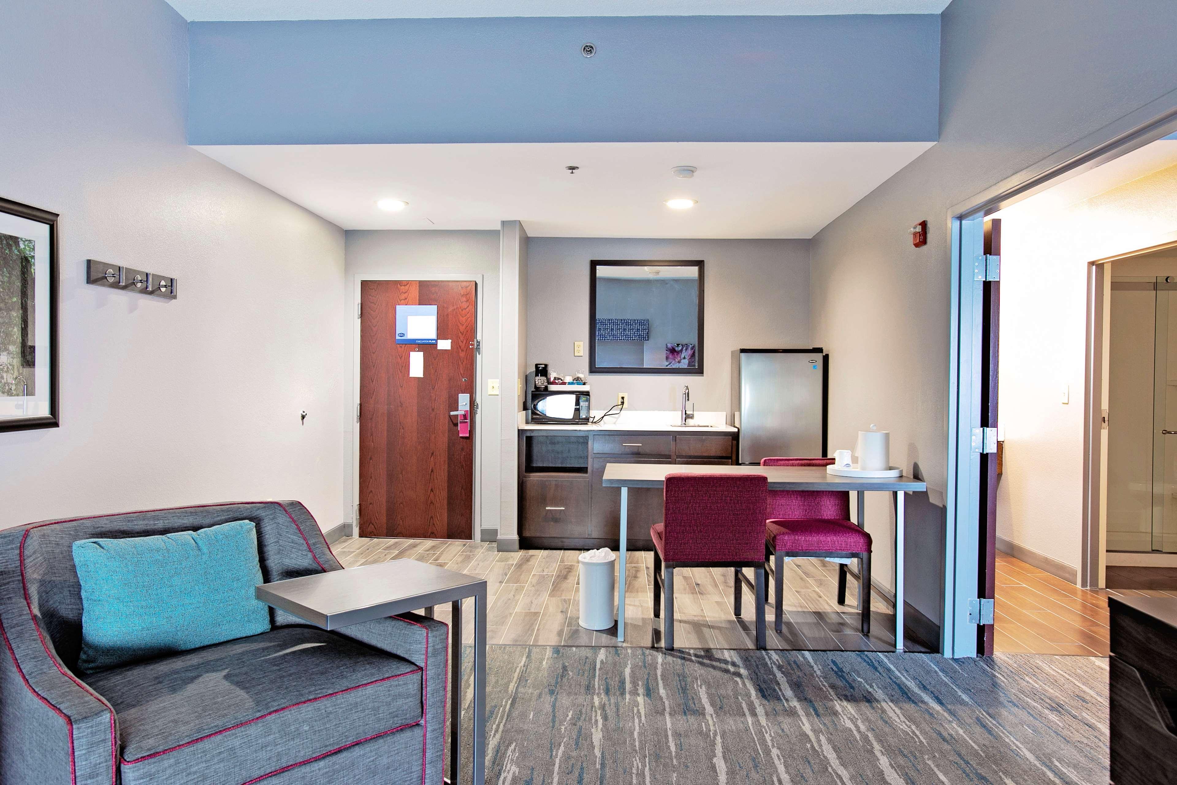 Hampton Inn Moultrie - photo 25