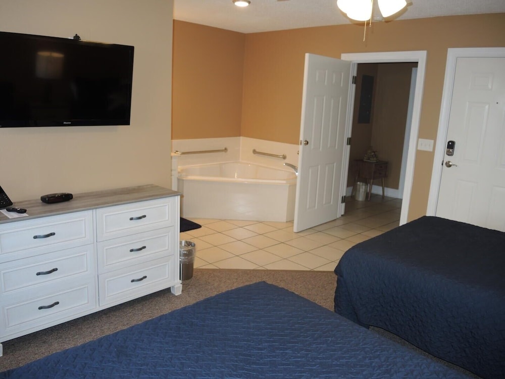 Lake View Golf Resort Villa 1301 Close to Beach in Calabash by Redawning - photo 7