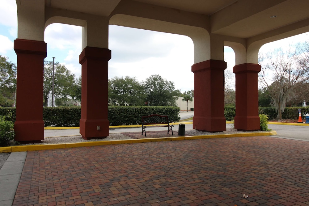 Hampton Inn & Suites Palm Coast - photo 46