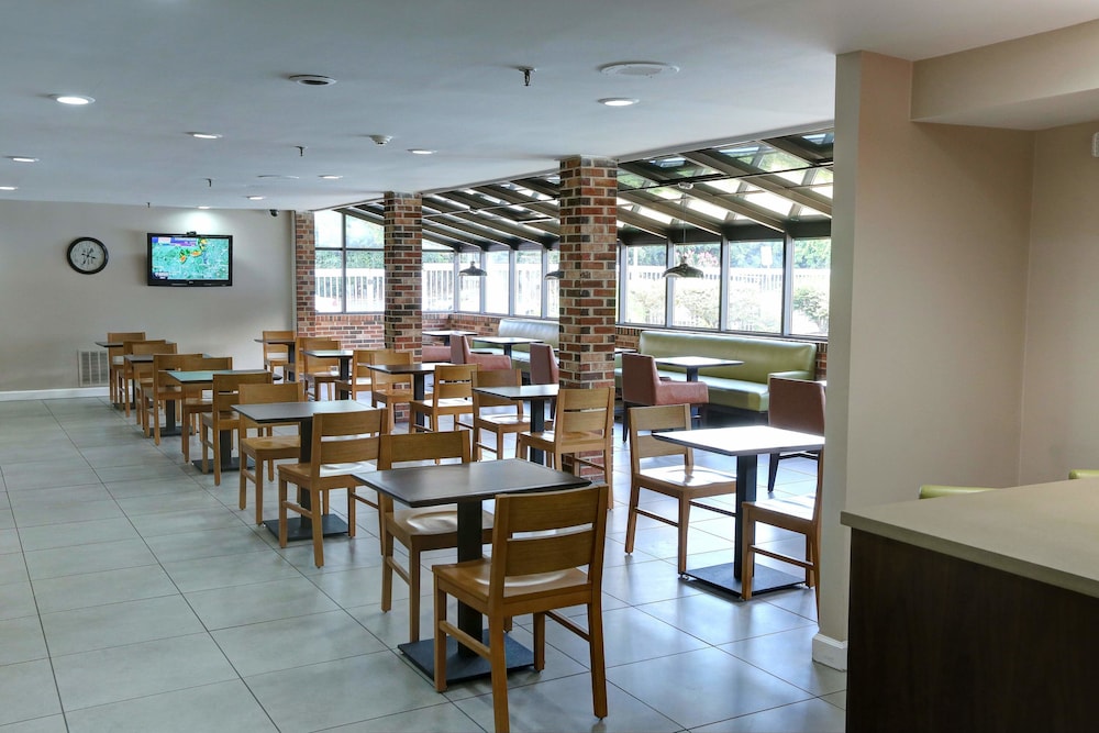 Country Inn & Suites by Radisson Charlotte I 85 Airport NC - photo 25