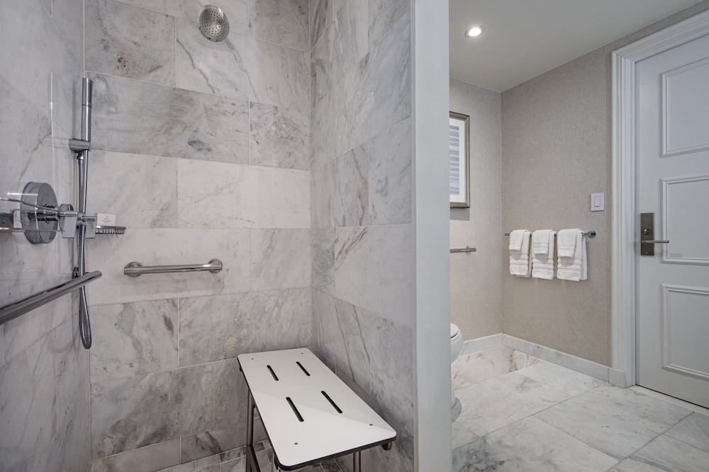 JW Marriott Essex House New York - photo 96